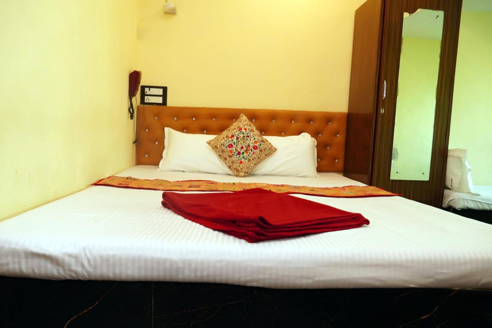Hotel Golden Plaza Vashi ภายนอก รูปภาพ